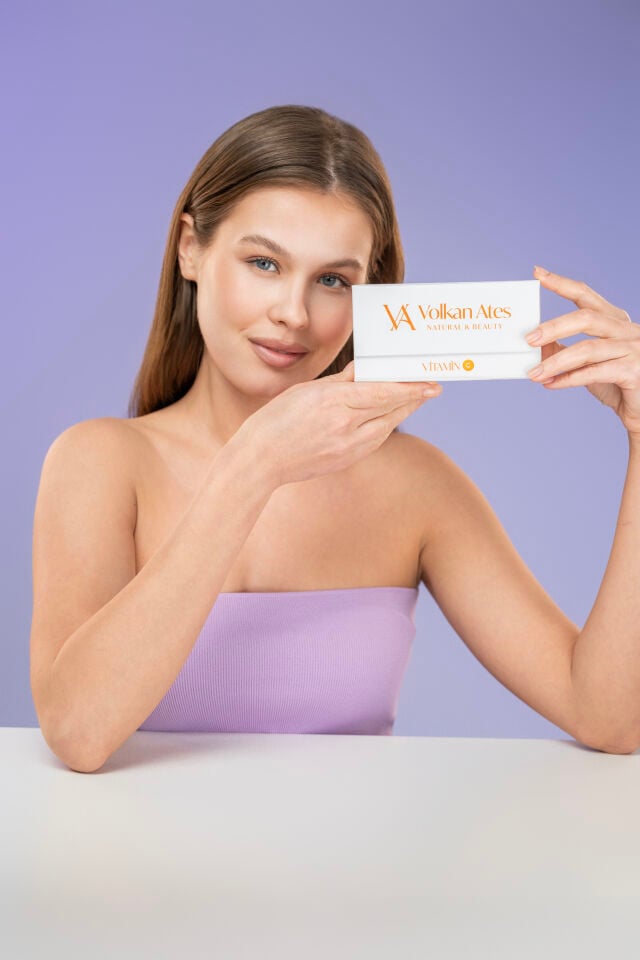 Volkan Ates Natural & Beauty Aydınlatıcı & Beyazlatıcı Yüz Serumu Vitamin C Cam Şişe 30 ml