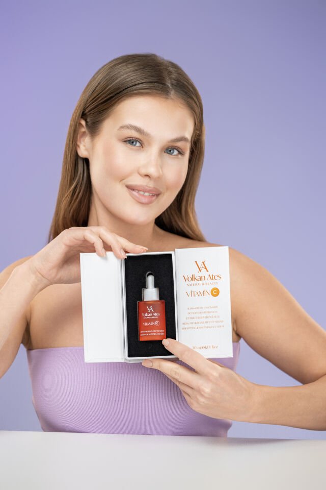 Volkan Ates Natural & Beauty Aydınlatıcı & Beyazlatıcı Yüz Serumu Vitamin C Cam Şişe 30 ml