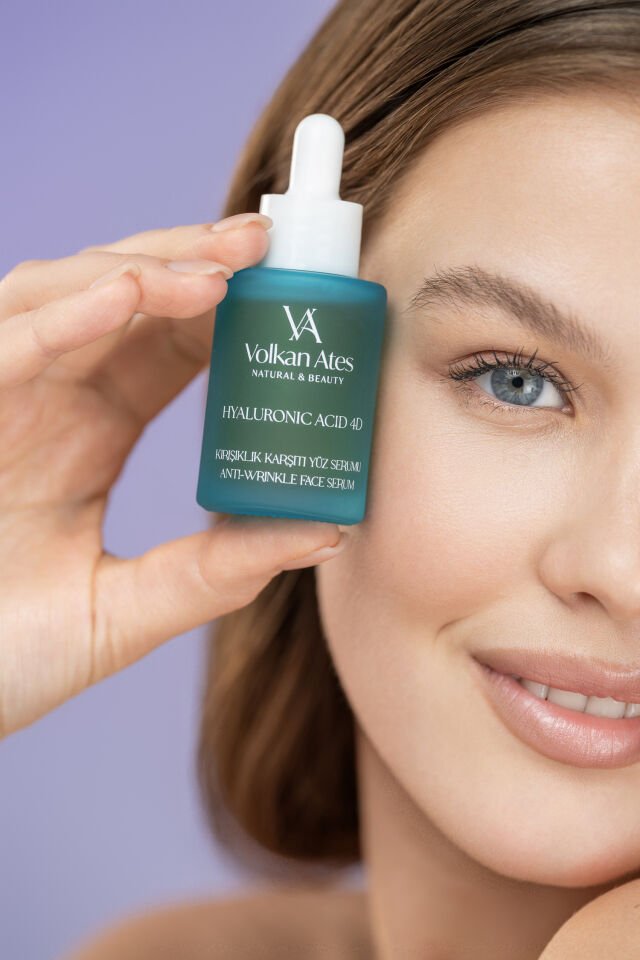 Volkan Ates Natural & Beauty Kırışıklık Karşıtı Yüz Serumu Hyaluronic Asit 4D Cam Şişe 30 ml