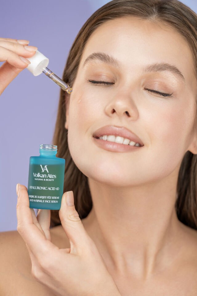 Volkan Ates Natural & Beauty Kırışıklık Karşıtı Yüz Serumu Hyaluronic Asit 4D Cam Şişe 30 ml