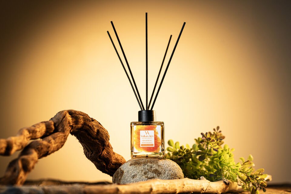 Volkan Ates Natural & Beauty Bambu Çubuklu Oda Kokusu – Amber 110 ml