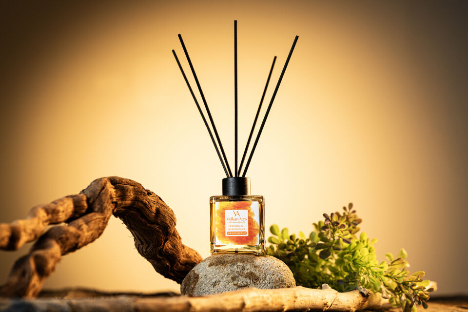 Volkan Ates Natural & Beauty Bambu Çubuklu Oda Kokusu – Amber 110 ml
