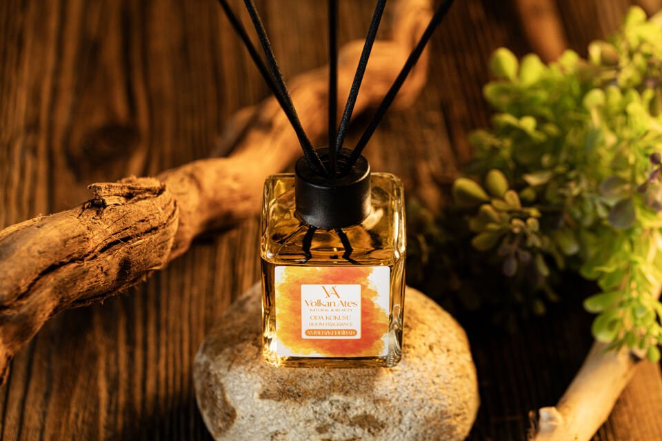Volkan Ates Natural & Beauty Bambu Çubuklu Oda Kokusu – Amber 110 ml