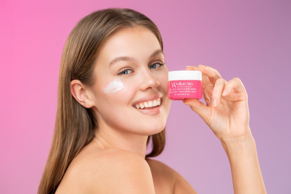 Volkan Ates Natural & Beauty Gül Özlü Nemlendirici Krem Cam Kavanoz 50 ml