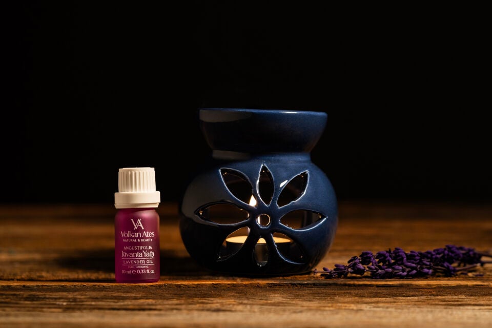 Volkan Ates Natural & Beauty Seramik Buhurdanlık Seti Lacivert Renk + Lavandula Angustifolia Saf Lavanta Yağı 10 ml + Mum