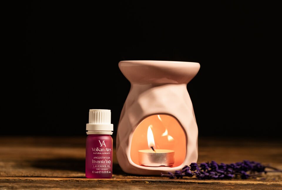 Volkan Ates Natural & Beauty Seramik Buhurdanlık Seti Pembe Renk + Lavandula Angustifolia Saf Lavanta Yağı 10 ml + Mum