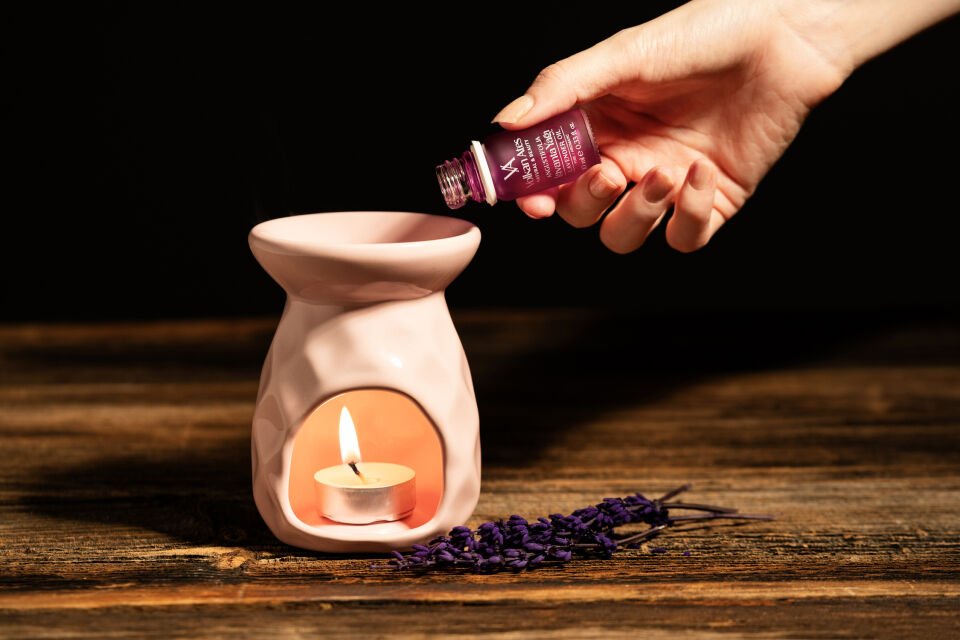 Volkan Ates Natural & Beauty Seramik Buhurdanlık Seti Pembe Renk + Lavandula Angustifolia Saf Lavanta Yağı 10 ml + Mum