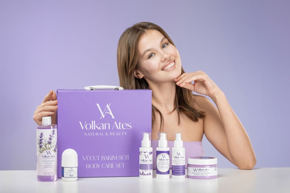 Vücut Bakım Seti (Vücut Peeling & Losyonu  - Ayak Koku Giderici Sprey &  Kremi - Duş Jeli - Roll-On)